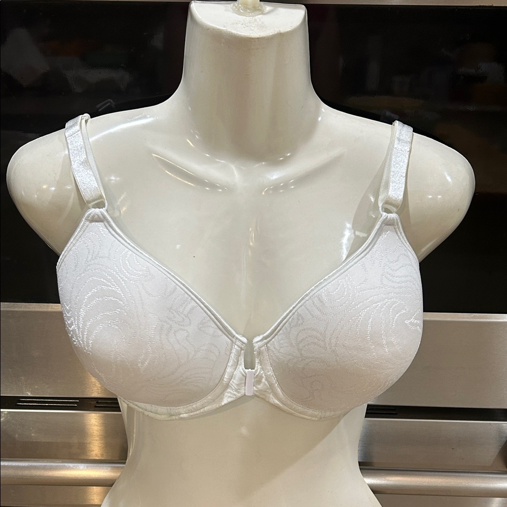 Bali White Patterned front close smooth back Bra